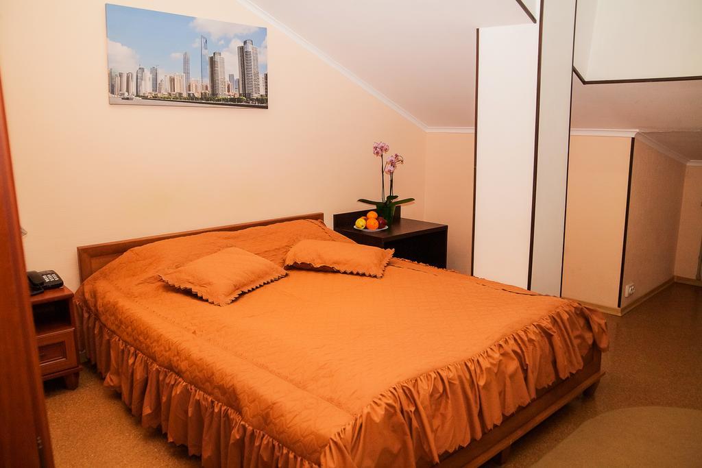 Hotel Gubernia Charkiv Esterno foto
