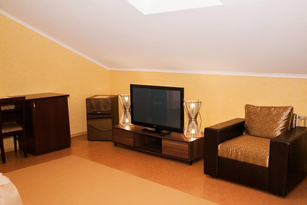 Hotel Gubernia Charkiv Esterno foto
