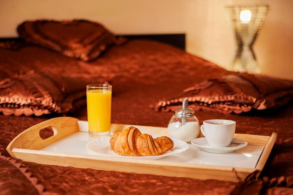 Hotel Gubernia Charkiv Esterno foto