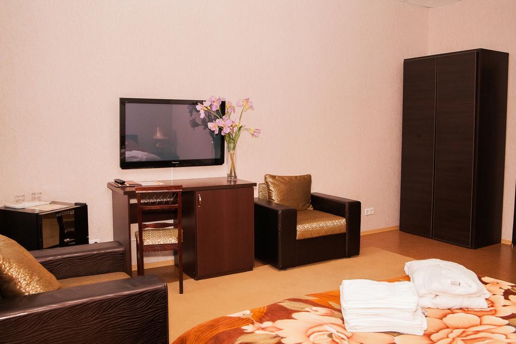 Hotel Gubernia Charkiv Esterno foto